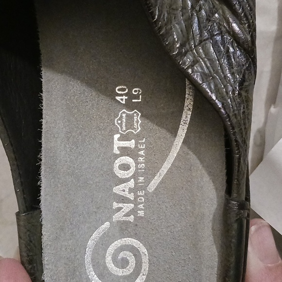 New Naot Paretao crinkle steel leather sandals - Picture 4 of 12